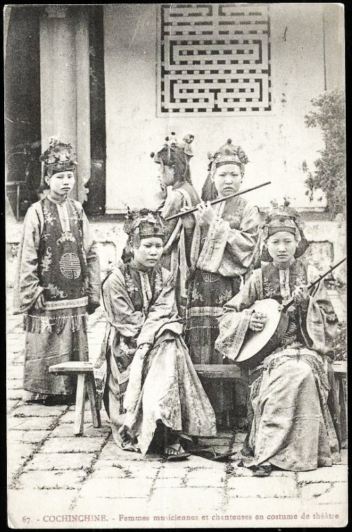 1910 Vietnam Musicians &amp; Singers